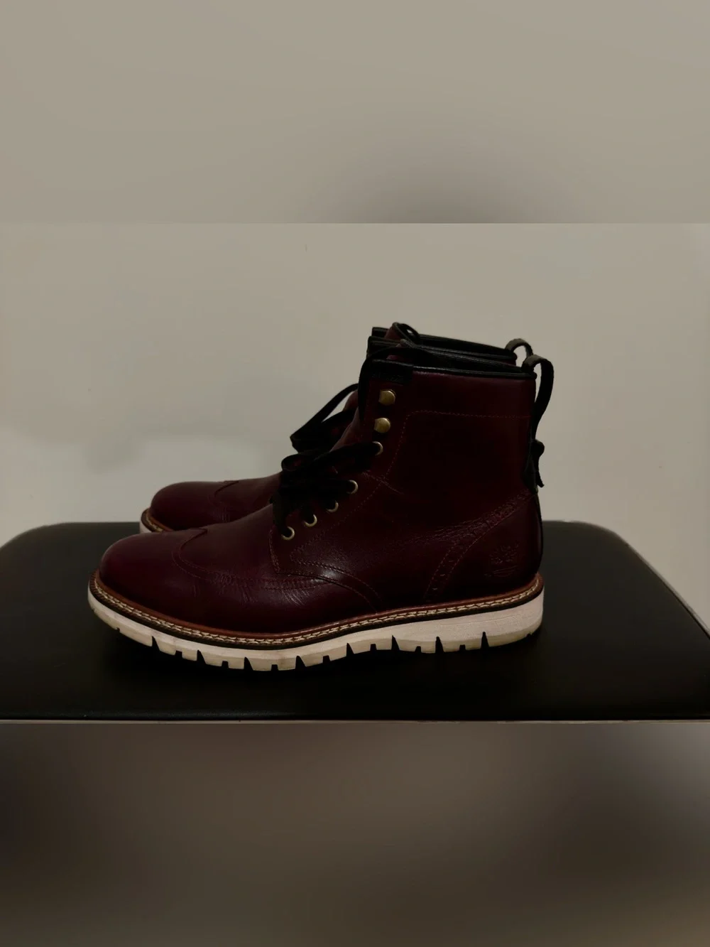 Timberland Men's Burgundy Leather Chukka Boots with Black Trim